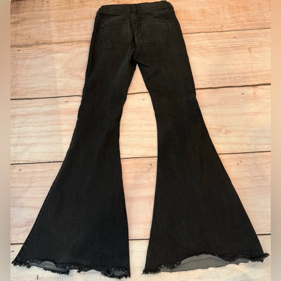 Free People Women’s Black Flare Bell Bottom Denim Jeans Raw Hem Size 26 - Picture 5 of 7